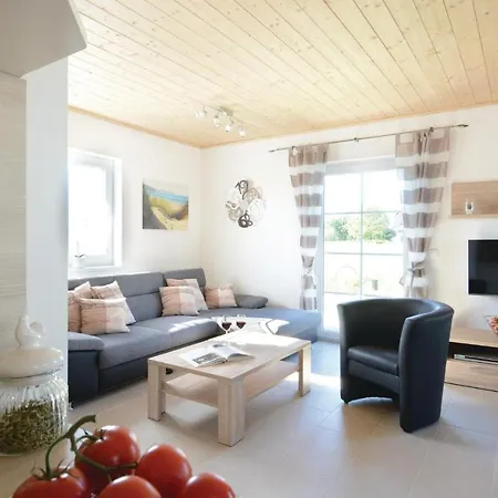 18 Holiday home Altefahr