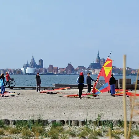 18 بيت للعطل Altefähr