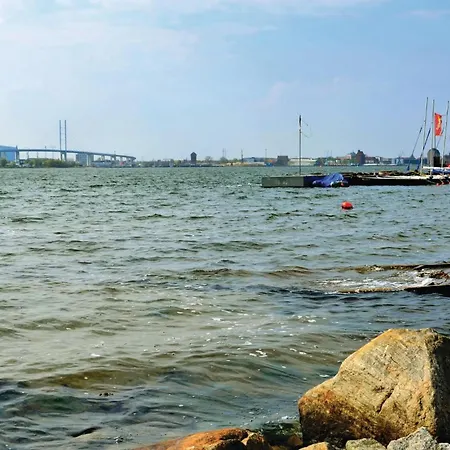 18 بيت للعطل