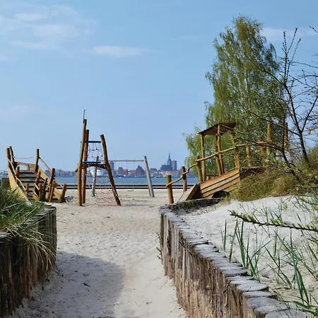 18 بيت للعطل *