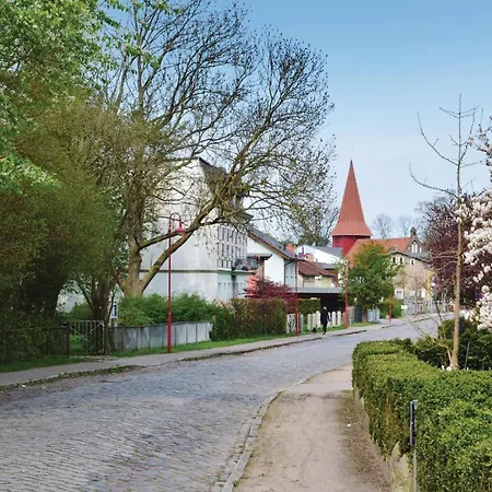 18 بيت للعطل